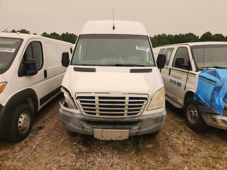 2011 Freightliner Sprinter VIN WDYPF0CC0B5532653 COPART salvage auction — FRONT END, NY - MV-907A SALVAGE CERTIFICATE, sold $400 on 2026-07-22 (photo 5)
