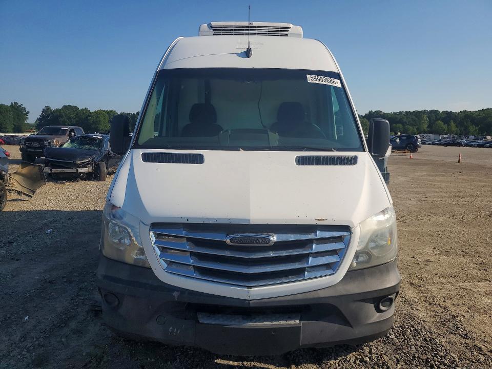 2015 Freightliner Sprinter VIN WDYPE7CC0F5970851 COPART salvage auction — MINOR DENT/SCRATCHES, CT, sold $4,700 on 2026-07-27 (photo 5)