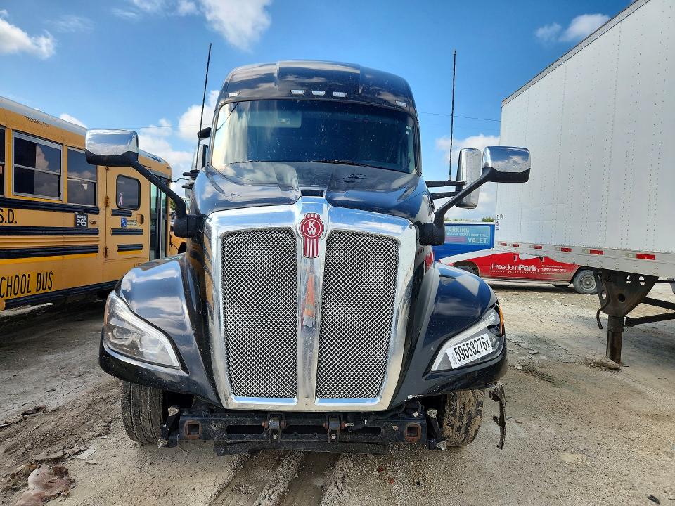 2022 Kenworth All other VIN 1XKYDP9X1NJ140743 COPART salvage auction — FRONT END, TX - SALVAGE VEHICLE TITLE (P), sold $11,100 on 2026-07-23 (photo 5)