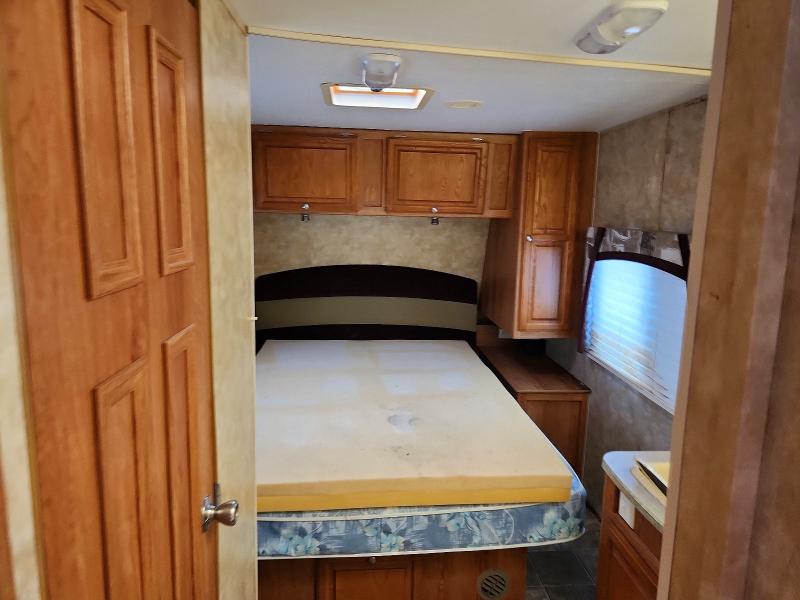 2008 Jayco jay Trailers VIN 1UJBJ02R881JV0249 COPART salvage auction — NORMAL WEAR, IL - CERTIFICATE OF TITLE, sold $1,350 on 2026-09-01 (photo 5)