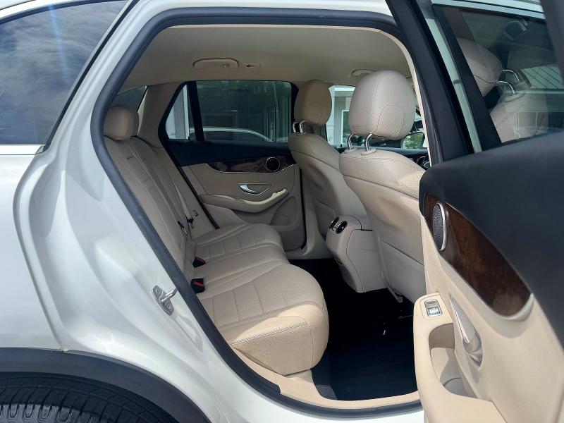2017 Mercedes-benz Glc VIN WDC0G4KB7HF242188 COPART salvage auction — MINOR DENT/SCRATCHES, MA - CERTIFICATE OF TITLE (P), sold $8,400 on 2026-07-27 (photo 6)