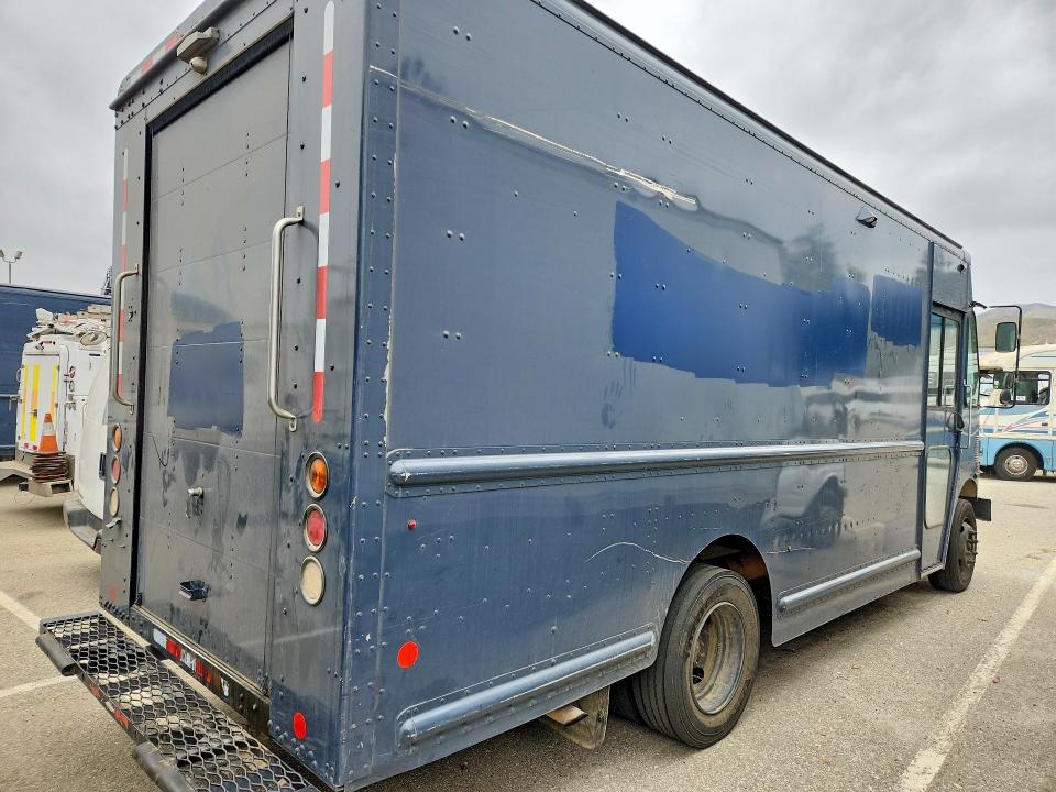2020 Freightliner All other VIN 4UZAC2EA5LCLZ7065 COPART salvage auction — MINOR DENT/SCRATCHES, DV, sold $16,000 on 2026-07-17 (photo 3)
