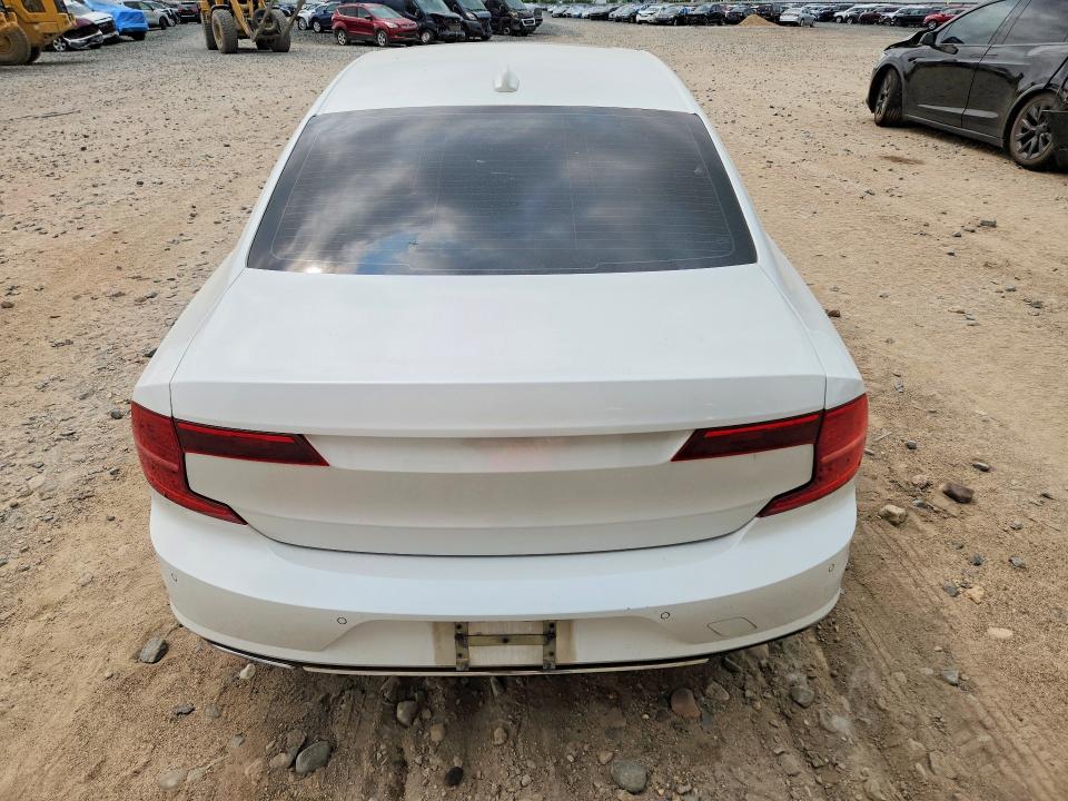 2017 Volvo S90 VIN YV1A22ML6H1008540 COPART salvage auction — MECHANICAL, Mn - Non Public Clean Title, sold $225 on 2026-08-04 (photo 6)
