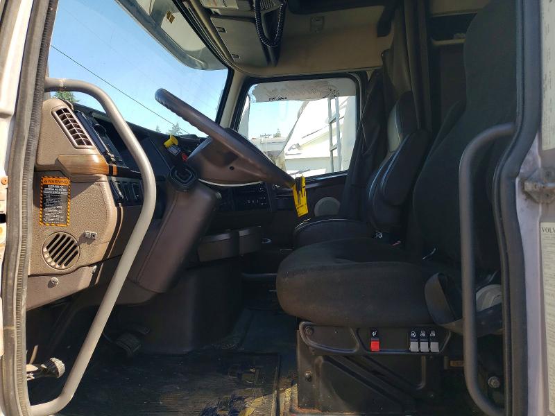 2017 Volvo Vn VIN 4V4NC9EH1HN986898 COPART salvage auction — MECHANICAL, Va - Certificate Of Title, sold $7,000 on 2026-09-22 (photo 7)