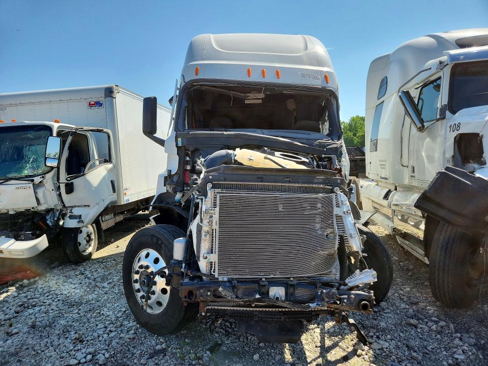 2026 Freightliner All other VIN 3AKJHHDR1TSWP7286 COPART salvage auction — STRIPPED, NE - CERT OF TITLE-SALVAGE, sold $15,200 on 2026-07-23 (photo 5)