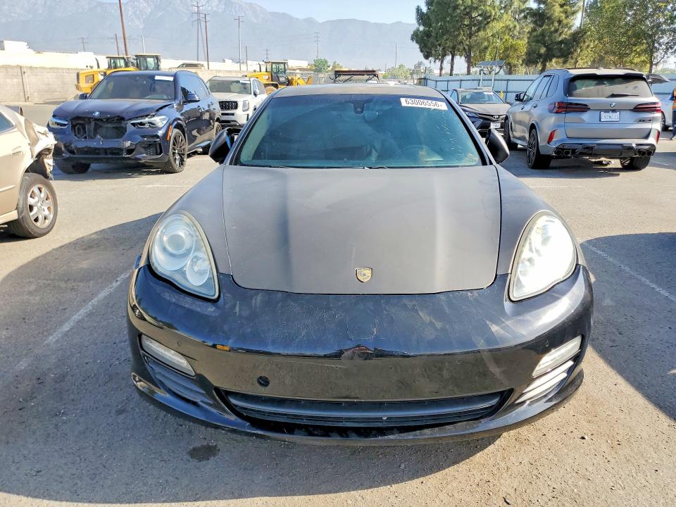 2011 Porsche Panamera VIN WP0AA2A79BL011833 COPART salvage auction — MINOR DENT/SCRATCHES, SH, sold $1,000 on 2026-08-04 (photo 4)