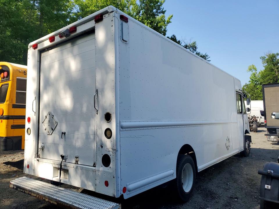 2007 Freightliner All other VIN 4UZABMBW87CY11749 COPART salvage auction — MECHANICAL, CT, sold $325 on 2026-07-09 (photo 3)