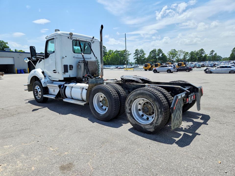 2021 Kenworth All other VIN 1XKZDP9X8MJ455073 COPART salvage auction — NORMAL WEAR, NC - CERTIFICATE OF TITLE (P), sold $14,100 on 2026-07-30 (photo 2)