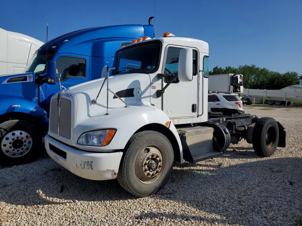 2015 Kenworth All other VIN 2XKHAJ7X3FM462674 COPART salvage auction — NORMAL WEAR, CT, sold $6,500 on 2026-08-25 (photo 1)