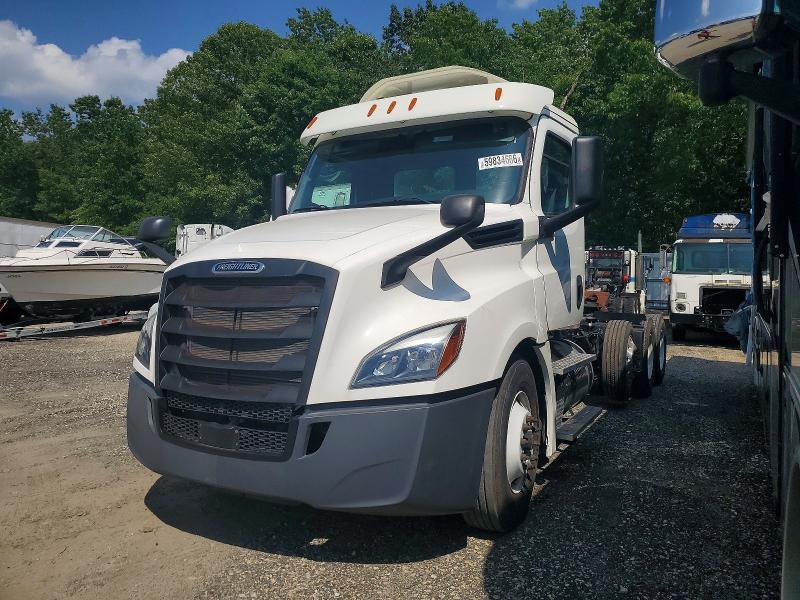 2022 Freightliner All other VIN 3AKJHLDVXNSMS8875 COPART salvage auction — NORMAL WEAR, PA - RECONSTRUCTED CLEAN, sold $49,250 on 2026-07-14 (photo 2)