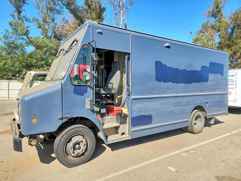 2020 Freightliner Mt45 chass VIN 4UZAC2EA1LCMK0065 COPART salvage auction — MINOR DENT/SCRATCHES, CA - DIS/DLR/EXP ONLY CLEAN TITLE, sold $175 on 2026-07-28 (photo 1)