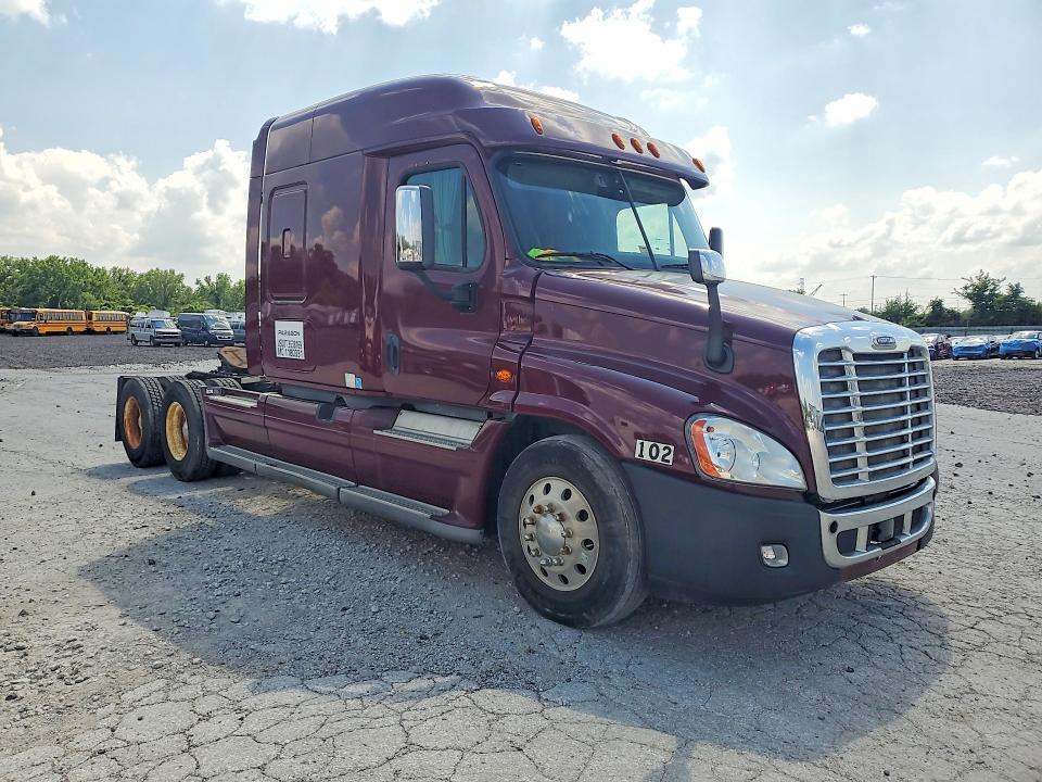 2016 Freightliner All other VIN 3AKJGLDV0GSGU6011 COPART salvage auction — MINOR DENT/SCRATCHES, CT, sold $750 on 2026-08-18 (photo 4)