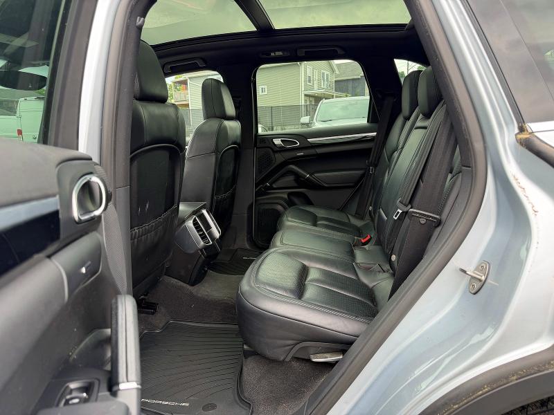 2016 Porsche Cayenne VIN WP1AA2A24GLA09966 COPART salvage auction — MINOR DENT/SCRATCHES, CT, sold $4,100 on 2026-07-21 (photo 6)