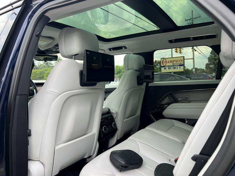 2023 Land rover Rangerover VIN SAL1P9EU9PA112812 COPART salvage auction — MINOR DENT/SCRATCHES, Tx - Certificate Of Title (P), sold $38,250 on 2026-07-31 (photo 9)