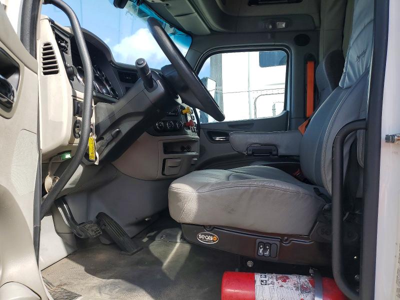 2019 Peterbilt All other VIN 1XPBDP9X9KD234864 COPART salvage auction — MINOR DENT/SCRATCHES, CT, sold $9,400 on 2026-08-21 (photo 7)
