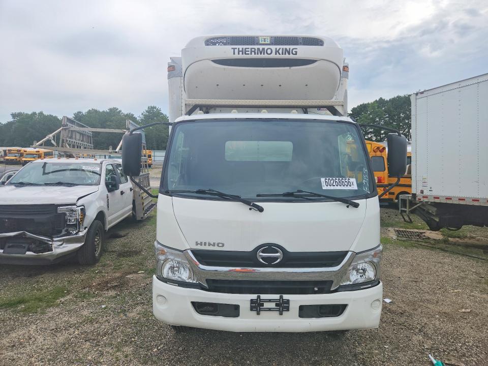 2018 Hino All other VIN JHHRDM2H0JK005160 COPART salvage auction — MINOR DENT/SCRATCHES, NY - CERTIFICATE OF TITLE, sold $9,600 on 2026-07-28 (photo 5)