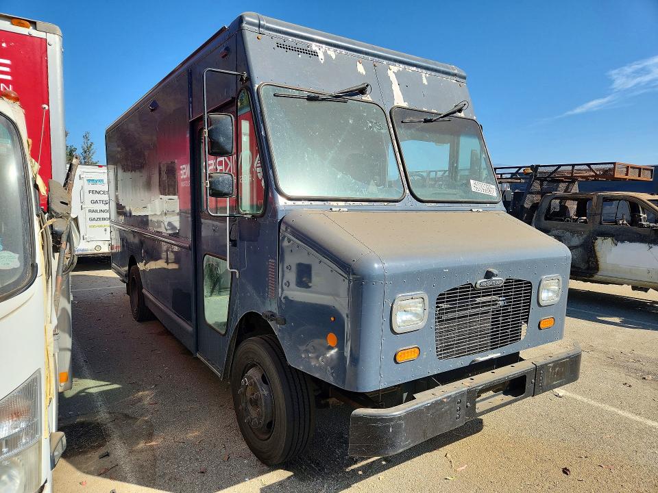 2020 Freightliner Mt45 chass VIN 4UZAC2EA1LCMK0065 COPART salvage auction — MINOR DENT/SCRATCHES, CA - DIS/DLR/EXP ONLY CLEAN TITLE, sold $175 on 2026-07-28 (photo 4)