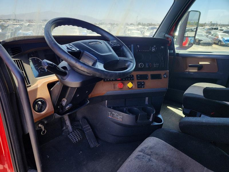 2019 Freightliner All other VIN 3AKJHHDR0KSKC2360 COPART salvage auction — MINOR DENT/SCRATCHES, CA - DIS/DLR/EXP ONLY CLEAN TITLE, sold $6,300 on 2026-07-31 (photo 8)