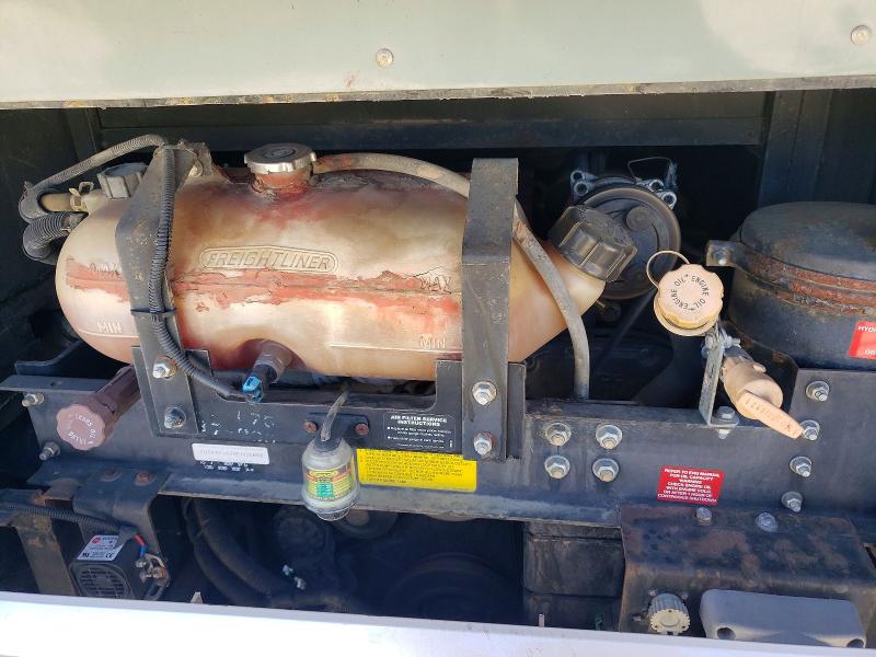 2004 Fleetwood Revolation VIN 4UZAAHBS74CM35659 COPART salvage auction — WATER/FLOOD, WA - VEHICLE CERT OF OWNERSHIP-TITL, sold $8,400 on 2026-07-28 (photo 7)