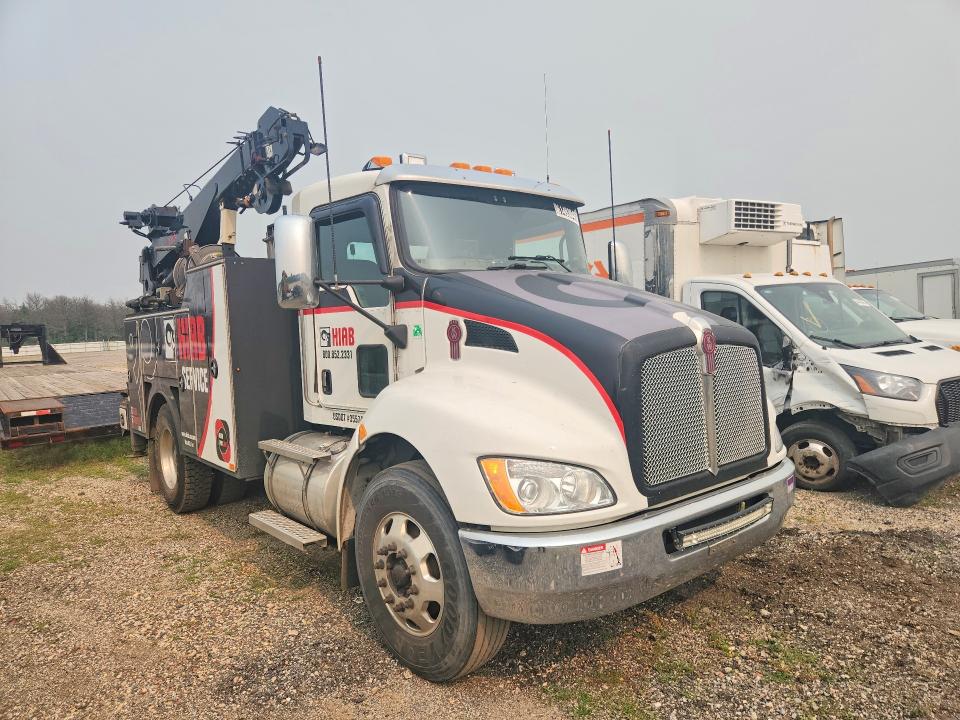 2021 Kenworth All other VIN 2NKHHJ6X3MM421627 COPART salvage auction — MINOR DENT/SCRATCHES, NJ - CERTIFICATE OF TITLE, sold $39,250 on 2026-07-28 (photo 4)