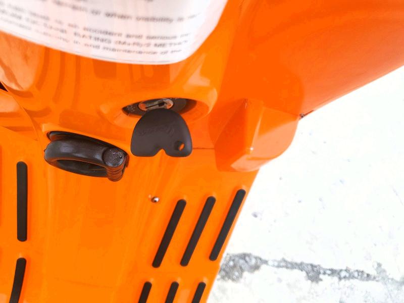 2011 Vespa Scooter VIN ZAPM688F0B5400068 COPART salvage auction — SIDE, ST, sold $425 on 2026-07-30 (photo 8)