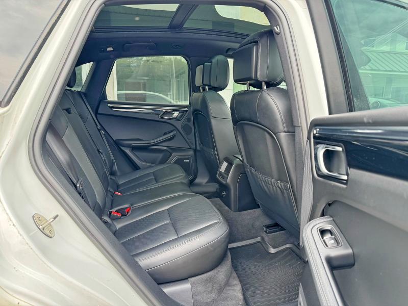 2015 Porsche Macan VIN WP1AB2A55FLB66671 COPART salvage auction — MINOR DENT/SCRATCHES, MI - CERTIFICATE OF TITLE (P), sold $8,400 on 2026-07-31 (photo 6)