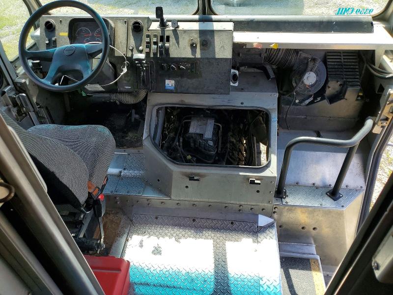 2021 Frht - freightliner Mt45 chass VIN 4UZAC2GA0MCMM9359 COPART salvage auction — NORMAL WEAR, IN - CERTIFICATE OF TITLE, sold $275 on 2026-07-28 (photo 8)
