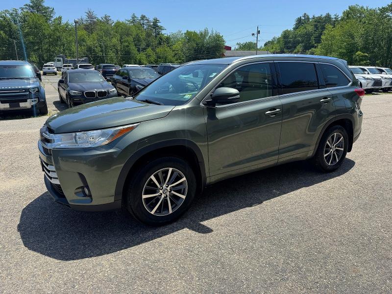 2017 Toyota Highlander VIN 5TDJZRFH0HS457900 COPART salvage auction — MINOR DENT/SCRATCHES, MA - CERTIFICATE OF TITLE (P), sold $13,700 on 2026-07-27 (photo 2)