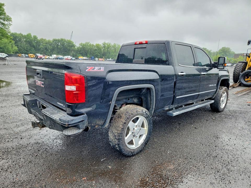 2015 Gmc SIERRA VIN 1GT110E83FF539525 COPART salvage auction — MINOR DENT/SCRATCHES, CT, sold $1,400 on 2026-07-10 (photo 3)