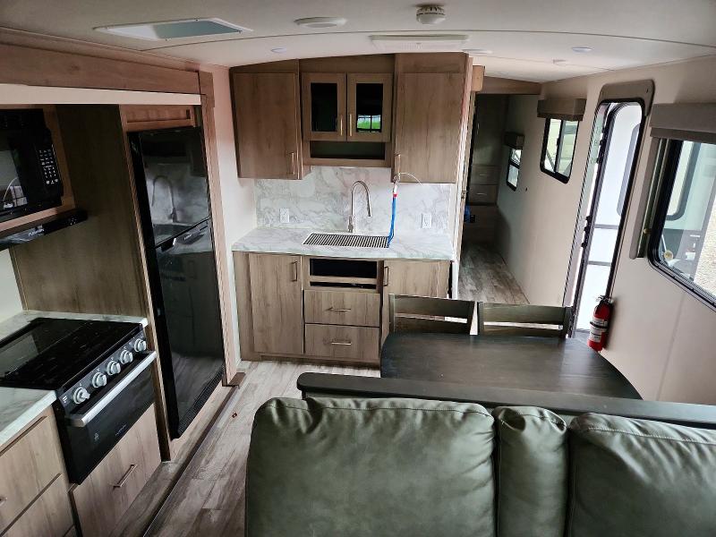 2023 Grand design Imagine VIN 573TE3621P6642221 COPART salvage auction — FRONT END, NY - CERT OF TITLE-REBUILT SALVAGE, sold $6,400 on 2026-07-28 (photo 5)