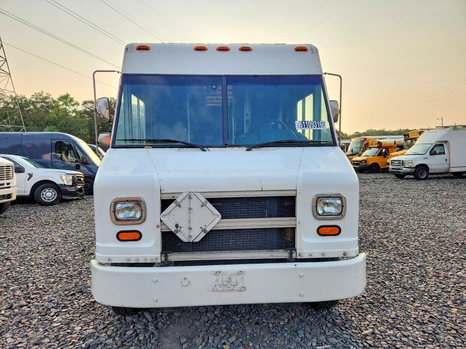 1998 Freightliner All other VIN 4UZA4FF40WC932868 COPART salvage auction — MECHANICAL, CT, sold $150 on 2026-08-13 (photo 5)