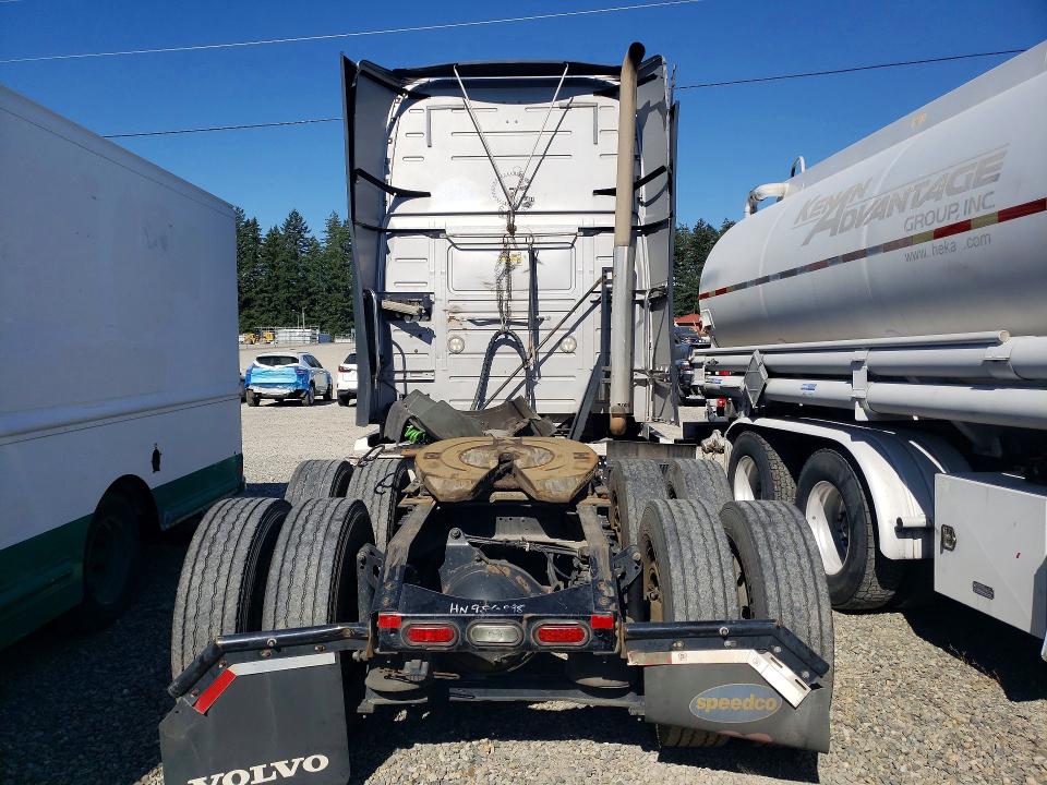 2017 Volvo Vn VIN 4V4NC9EH1HN986898 COPART salvage auction — MECHANICAL, Va - Certificate Of Title, sold $7,000 on 2026-09-22 (photo 6)