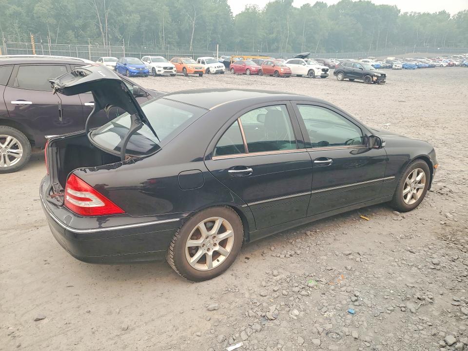 2007 Mercedes-benz C class VIN WDBRF92H27F901101 COPART salvage auction — WATER/FLOOD, Pa - Cert Of Salvage-W=Flood Veh, sold $2 on 2026-07-29 (photo 3)