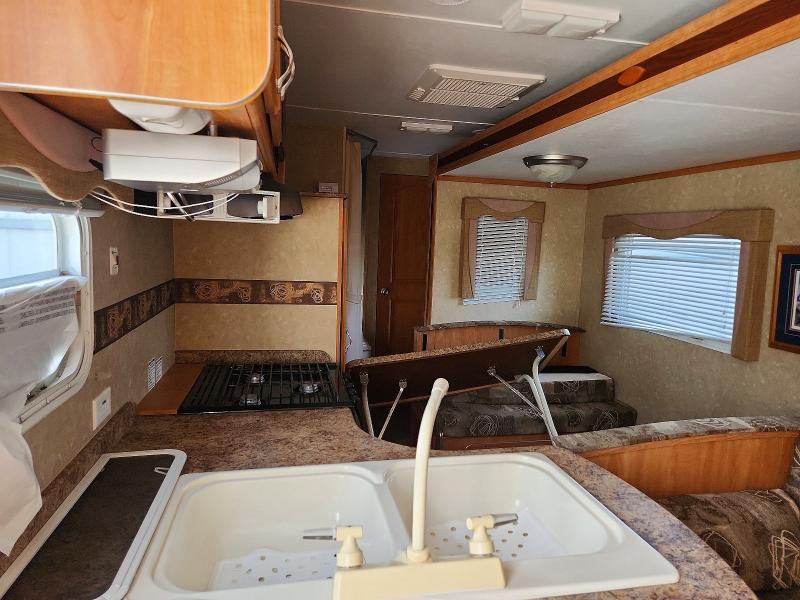 2010 Gulf stream Conquest VIN 1NL1GTM23A1101374 COPART salvage auction — HAIL, CT, sold $10 on 2026-07-28 (photo 6)