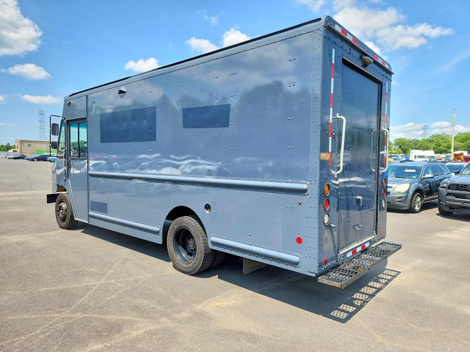 2020 Freightliner All other VIN 4UZAC2EA0LCLZ6566 COPART salvage auction — NORMAL WEAR, CT, sold $225 on 2026-08-13 (photo 2)