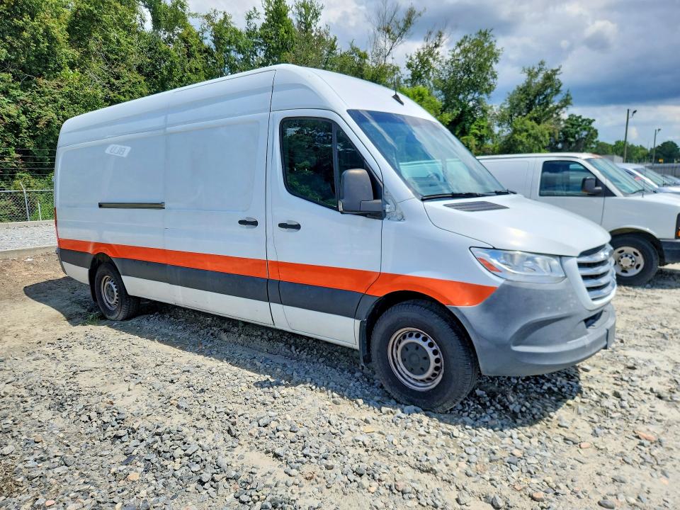2021 Freightliner Sprinter VIN W2Y40CHY6MT045105 COPART salvage auction — NORMAL WEAR, CT, sold $9,100 on 2026-07-27 (photo 4)