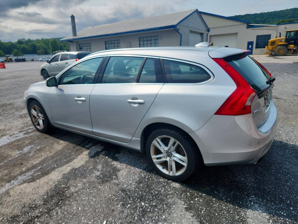 2015 Volvo V60 VIN YV140MEM0F1260657 COPART salvage auction — MECHANICAL, Pa - Cert Of Title, sold $1,000 on 2026-08-04 (photo 2)