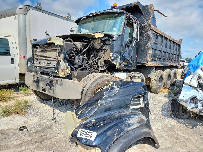 2003 Mack All other VIN 1M2AG12C33M003027 COPART salvage auction — FRONT END, SC, sold $7,500 on 2026-07-09 (photo 2)