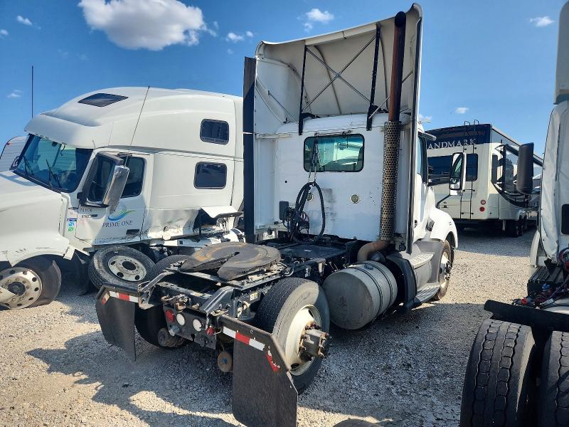 2016 Kenworth All other VIN 1XKYA48X8GJ496523 COPART salvage auction — NORMAL WEAR, CT, sold $7,100 on 2026-07-21 (photo 4)