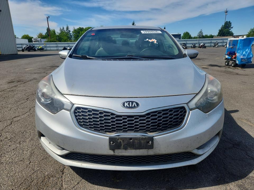 2015 Kia Forte VIN KNAFX4A64F5280238 COPART salvage auction — MECHANICAL, Or - Certificate Of Title, sold $725 on 2026-07-20 (photo 5)