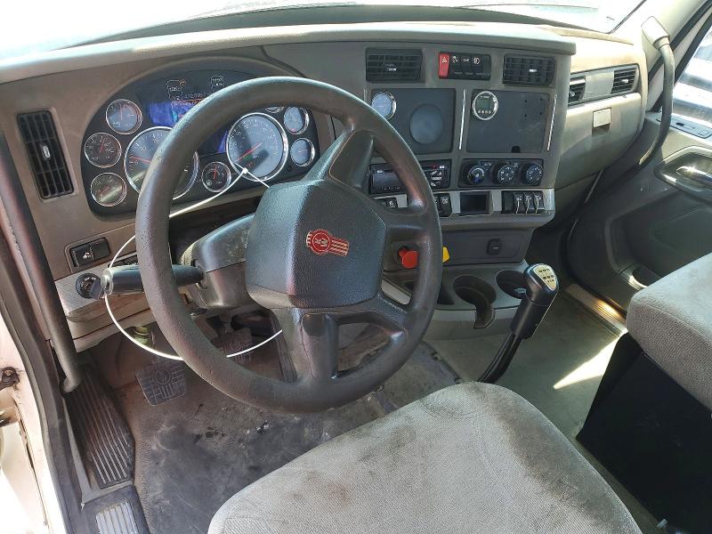 2017 Kenworth All other VIN 1XKZDP9X1HJ168602 COPART salvage auction — MINOR DENT/SCRATCHES, NC - DEALER ONLY CLEAN TITLE (P), sold $8,100 on 2026-07-28 (photo 8)
