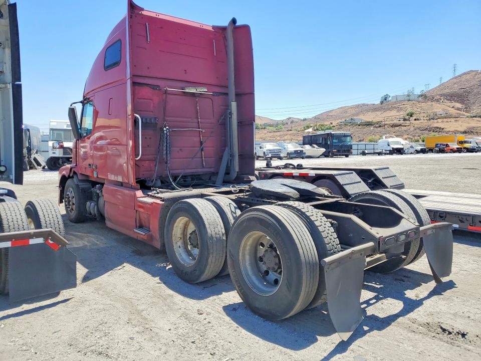 2016 Volvo Vn VIN 4V4NC9EH2GN963404 COPART salvage auction — SIDE, ST, sold $1,150 on 2026-08-06 (photo 2)