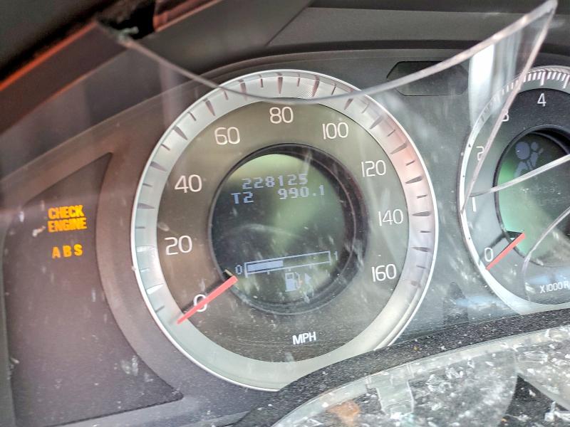 2008 Volvo S80 VIN YV1AH992381048369 COPART salvage auction — ROLLOVER, TN - SALVAGE CERTIFICATE, sold $175 on 2026-08-20 (photo 9)