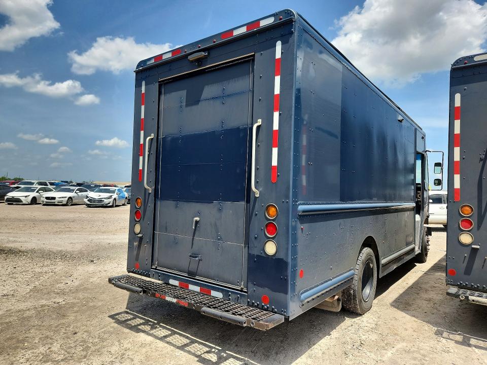 2020 Freightliner All other VIN 4UZAC2EA4LCMH6061 COPART salvage auction — MINOR DENT/SCRATCHES, CT, sold $1,400 on 2026-08-28 (photo 3)