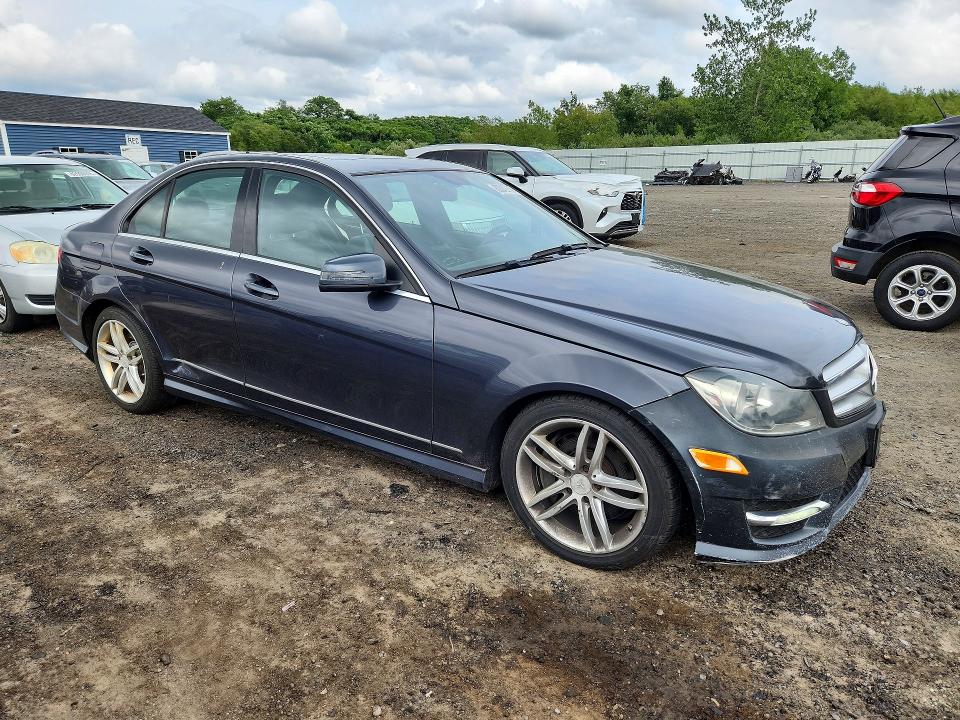 2013 Mercedes-benz C class VIN WDDGF8ABXDR276480 COPART salvage auction — SIDE, Ma - Cert Of Title-Reconstrctd Coll, sold $900 on 2026-08-05 (photo 4)