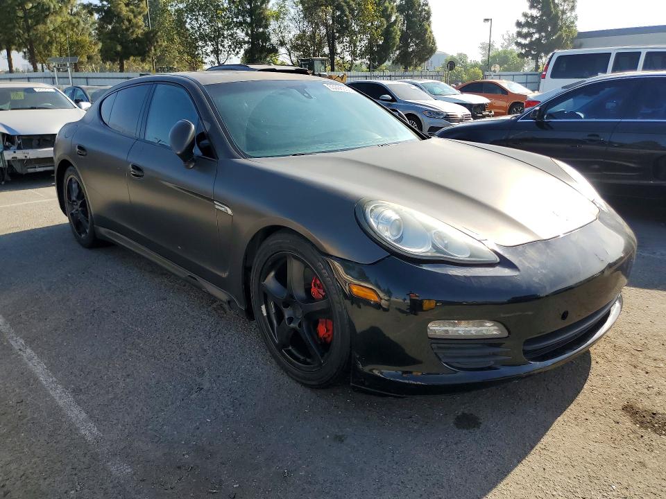 2011 Porsche Panamera VIN WP0AA2A79BL011833 COPART salvage auction — MINOR DENT/SCRATCHES, SH, sold $1,000 on 2026-08-04 (photo 3)