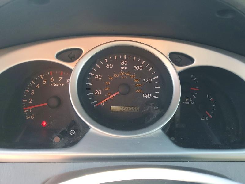 2004 Toyota Highlander VIN JTEDP21A340035780 COPART salvage auction — MINOR DENT/SCRATCHES, Ca - Dis/Dlr/Exp Only Clean Title, sold $900 on 2026-07-20 (photo 9)