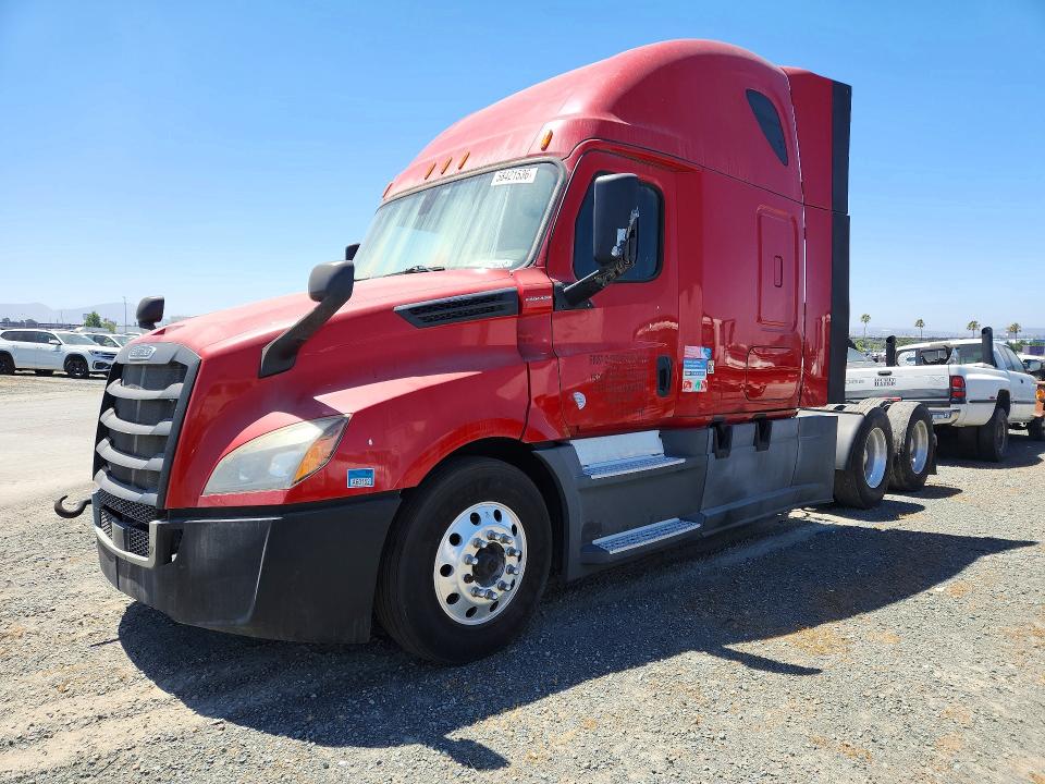 2019 Freightliner All other VIN 3AKJHHDR0KSKC2360 COPART salvage auction — MINOR DENT/SCRATCHES, CA - DIS/DLR/EXP ONLY CLEAN TITLE, sold $6,300 on 2026-07-31 (photo 1)