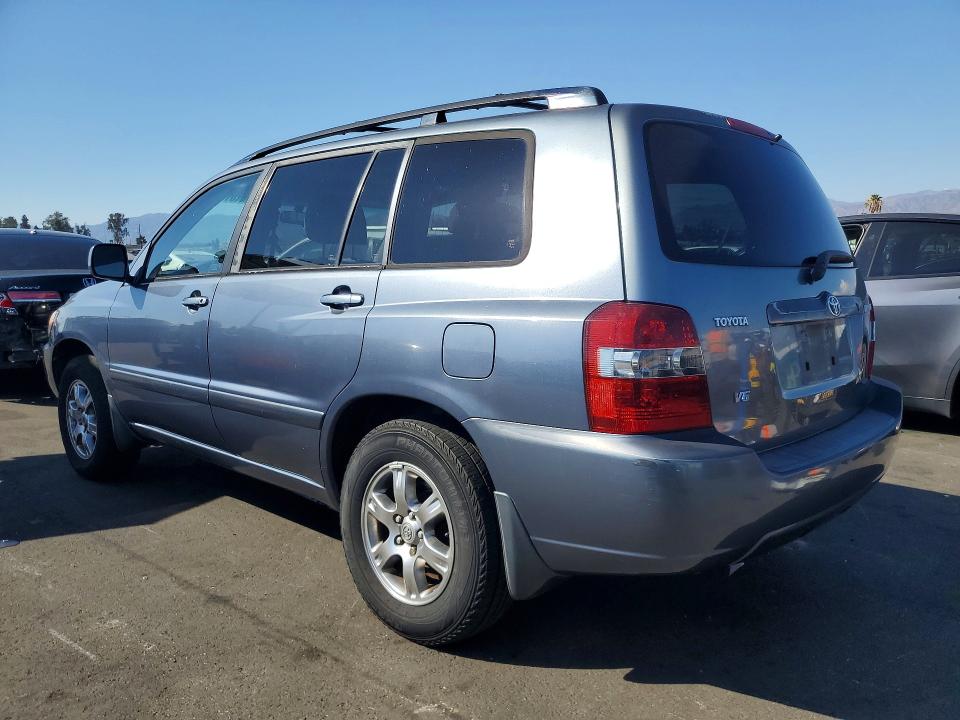 2004 Toyota Highlander VIN JTEDP21A340035780 COPART salvage auction — MINOR DENT/SCRATCHES, Ca - Dis/Dlr/Exp Only Clean Title, sold $900 on 2026-07-20 (photo 2)