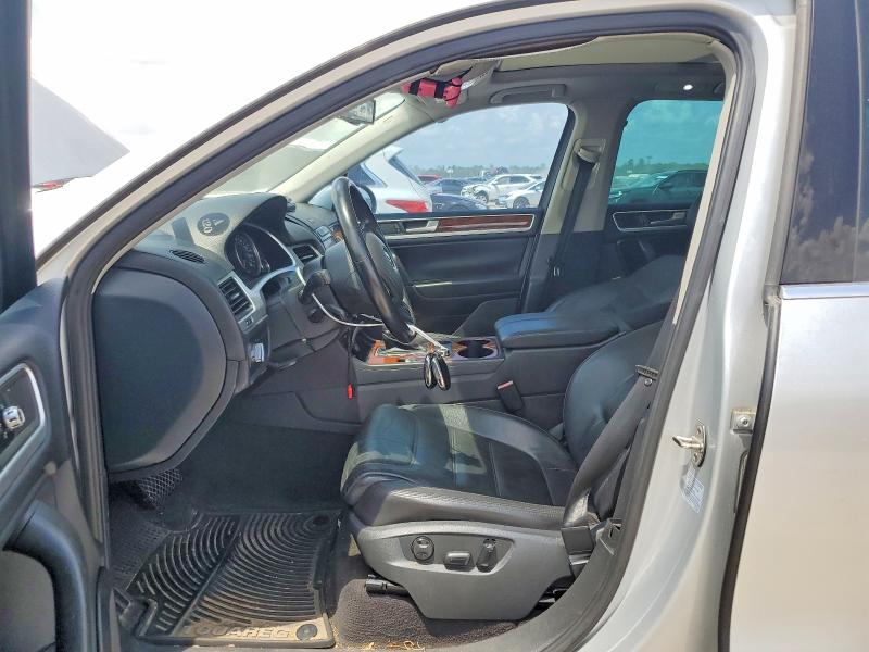 2013 Volkswagen Touareg VIN WVGEF9BP0DD004983 COPART salvage auction — MECHANICAL, TX - CERTIFICATE OF TITLE, sold $850 on 2026-08-13 (photo 7)